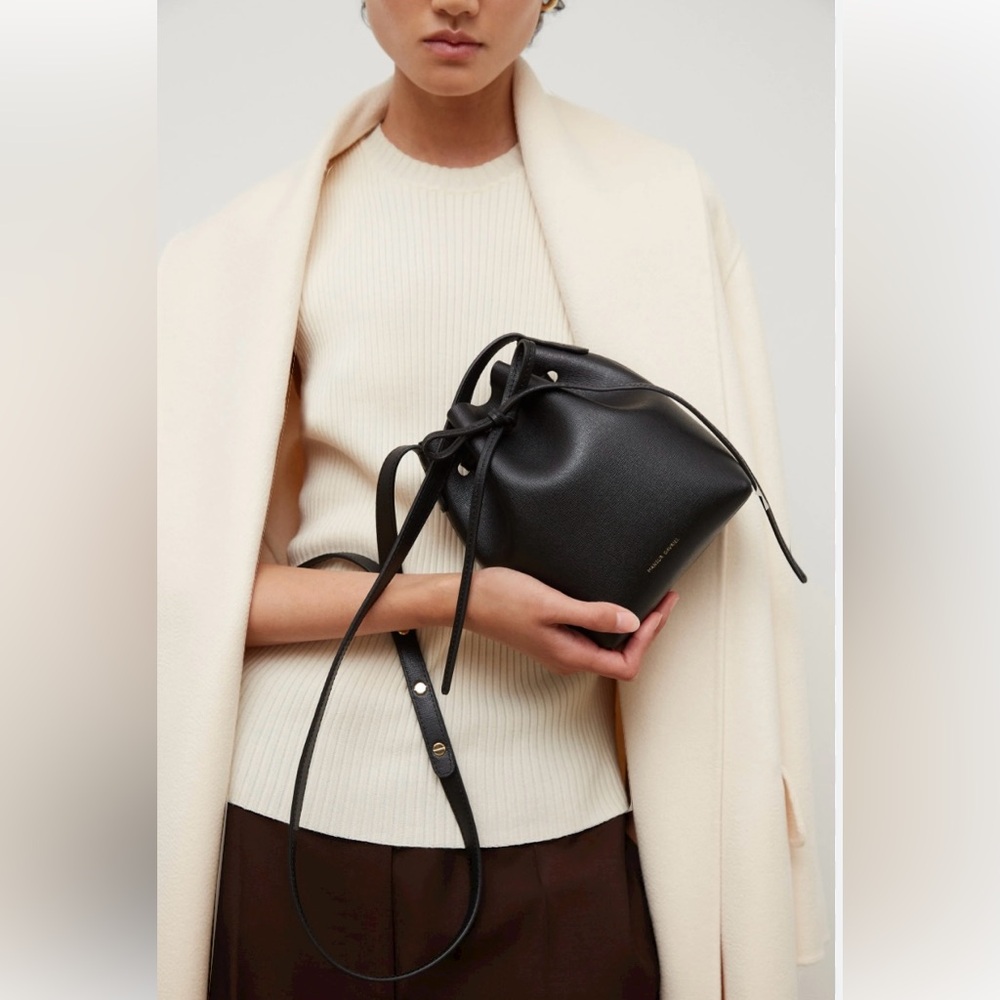 Mansur Gavriel Saffiano/Black/Flamma mini mini bucket bag
